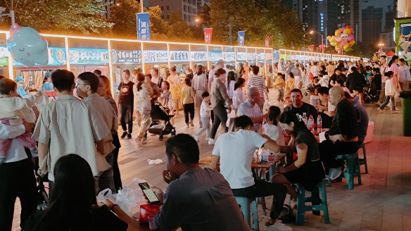 cq9电子官方网站城市广场获评首批湖南省夜间消费聚集示范区